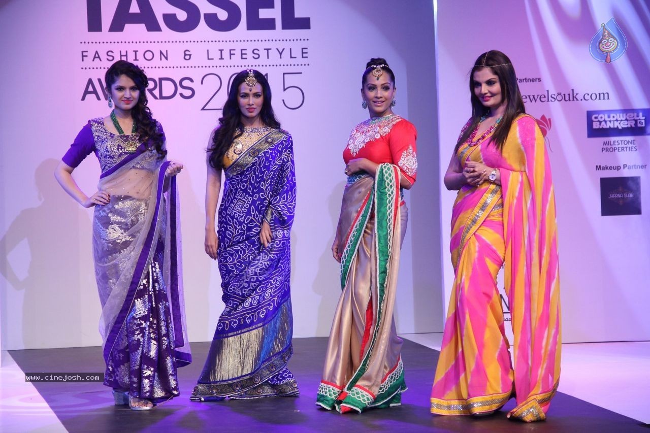Bolly Celebs at INIFD Fashion Show - 96 / 96 photos