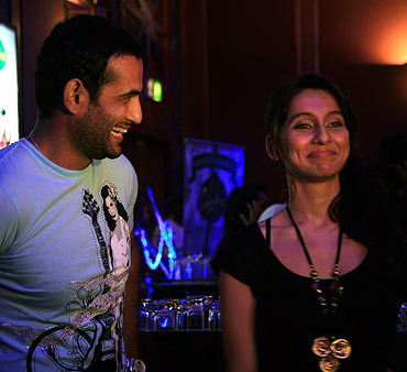 Bolly Celebs at IPL Nite Party - 10 / 61 photos