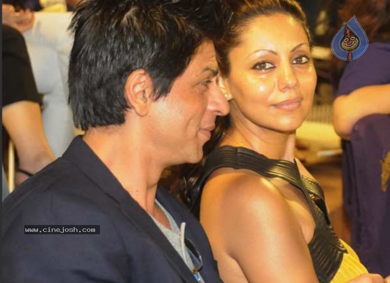 Bolly Celebs at IPL Nite Party - 60 / 61 photos