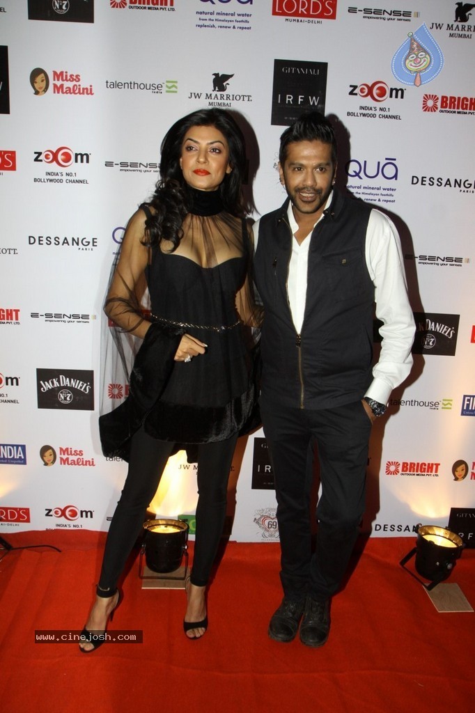 Bolly Celebs at IRFW 2013 Day 3 - 14 / 41 photos
