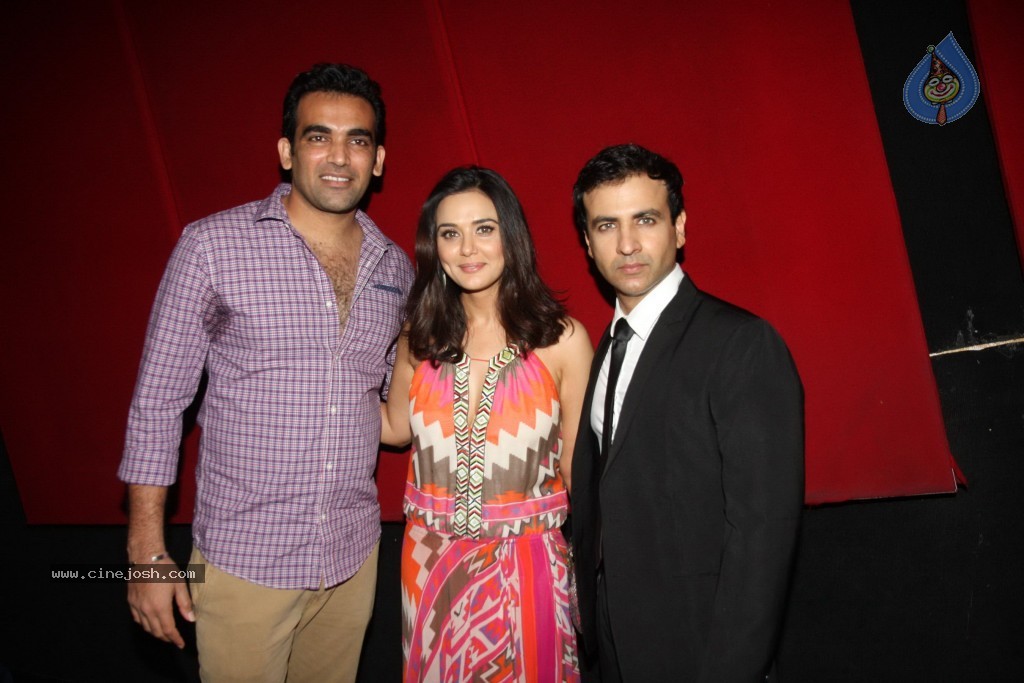 Bolly Celebs at Ishkq in Paris Premiere - 17 / 75 photos