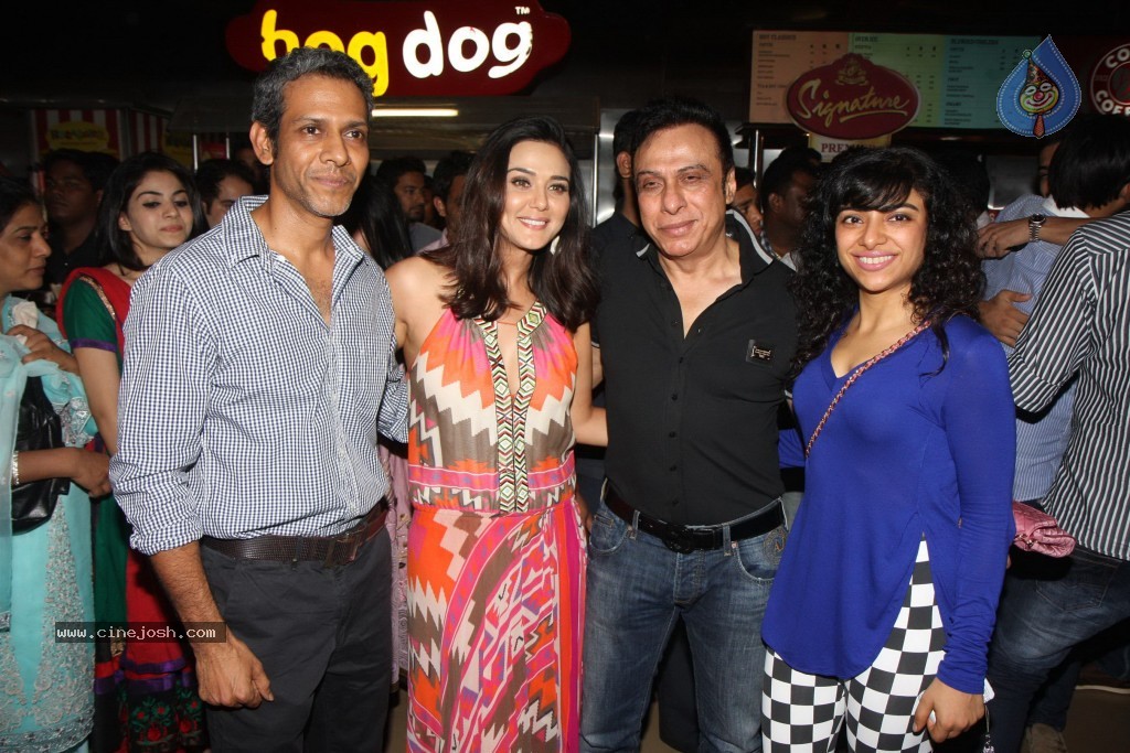Bolly Celebs at Ishkq in Paris Premiere - 25 / 75 photos