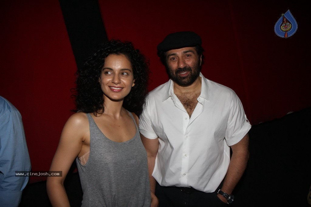 Bolly Celebs at Ishkq in Paris Premiere - 35 / 75 photos