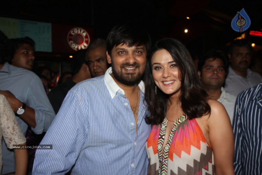 Bolly Celebs at Ishkq in Paris Premiere - 48 / 75 photos