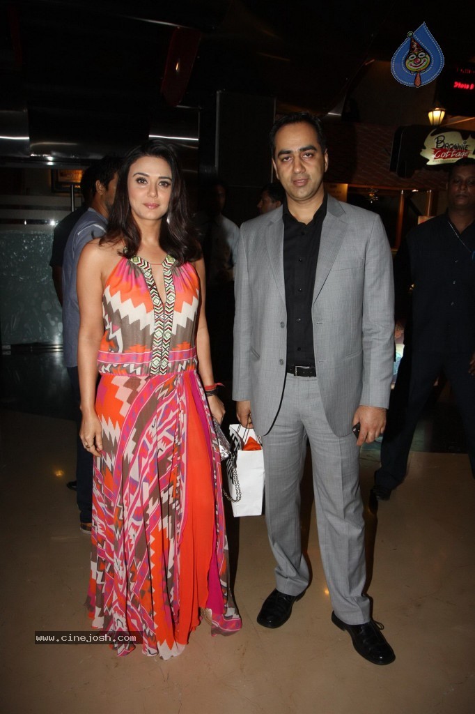 Bolly Celebs at Ishkq in Paris Premiere - 72 / 75 photos