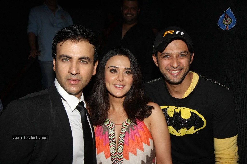 Bolly Celebs at Ishkq in Paris Premiere - 74 / 75 photos