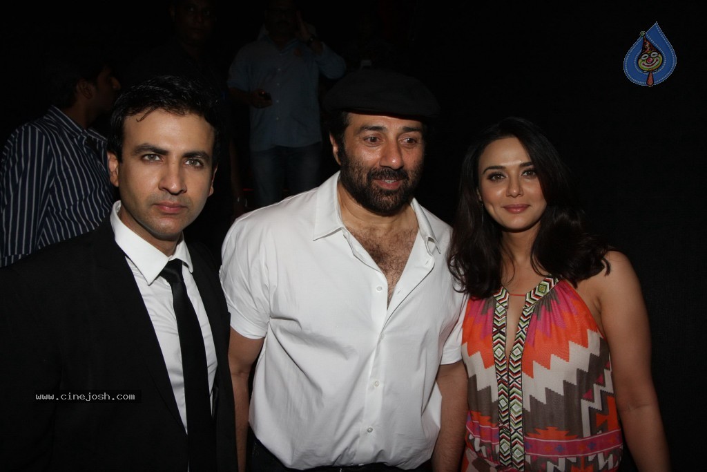 Bolly Celebs at Ishkq in Paris Premiere - 75 / 75 photos