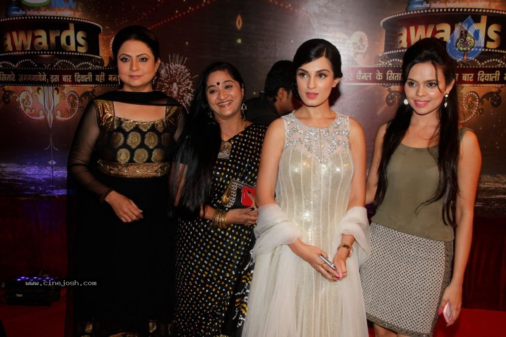 Bolly Celebs at ITA Awards - 14 / 99 photos