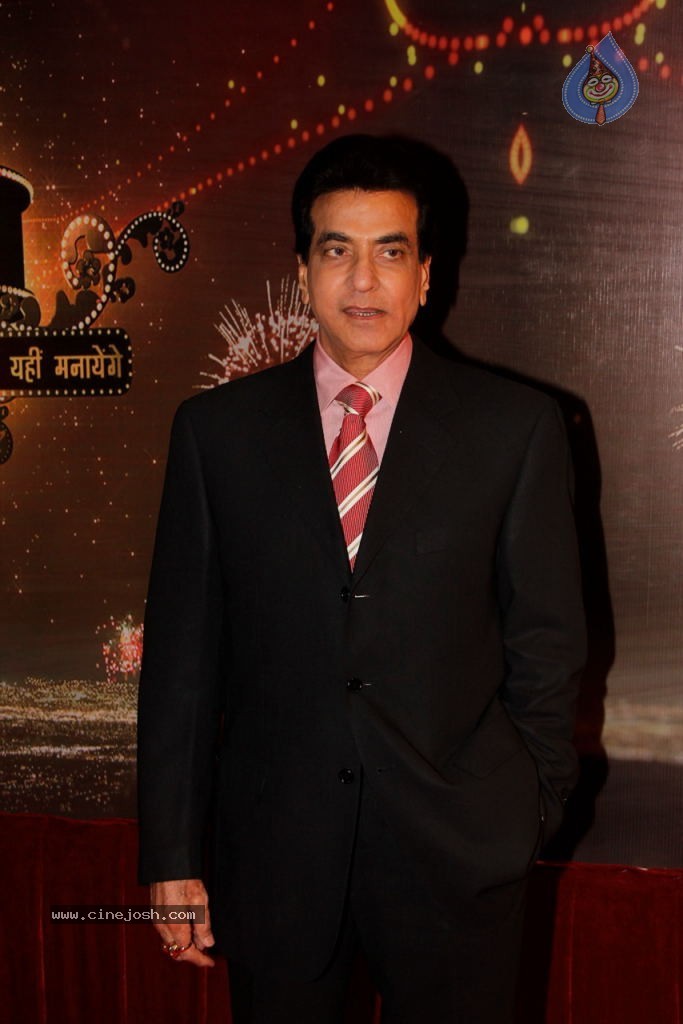 Bolly Celebs at ITA Awards - 22 / 99 photos