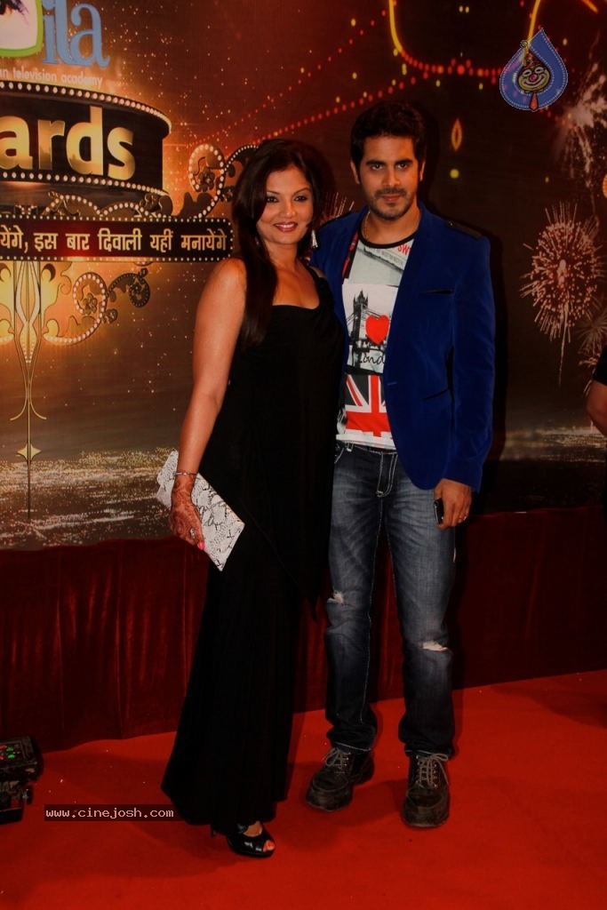 Bolly Celebs at ITA Awards - 34 / 99 photos