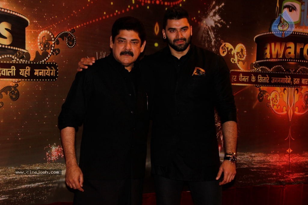 Bolly Celebs at ITA Awards - 38 / 99 photos