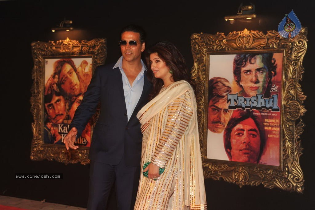 Bolly Celebs at JAB TAK HAI JAAN Premiere - 14 / 190 photos