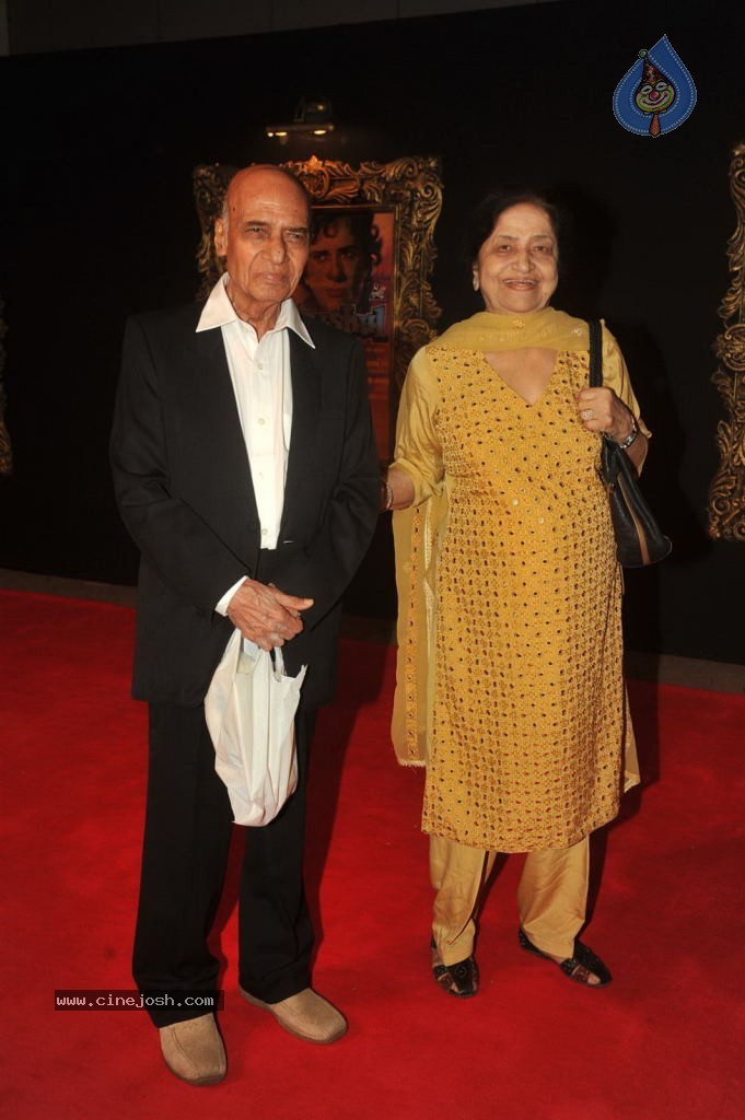 Bolly Celebs at JAB TAK HAI JAAN Premiere - 23 / 190 photos