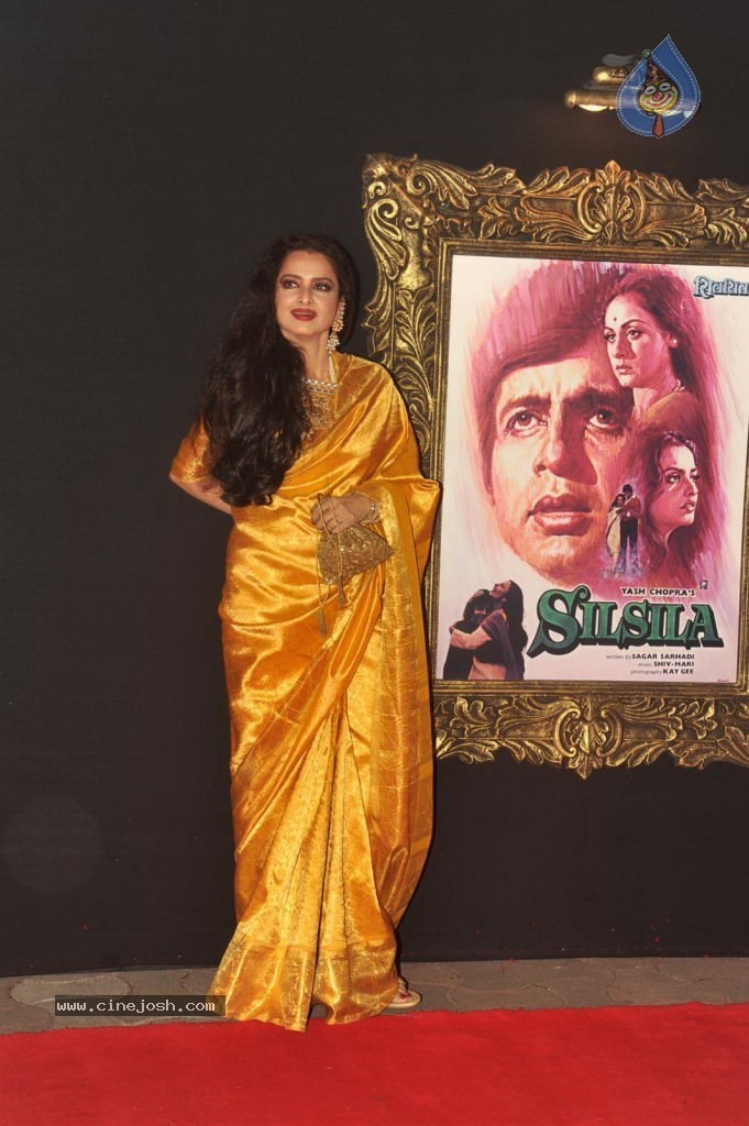 Bolly Celebs at JAB TAK HAI JAAN Premiere - 84 / 190 photos
