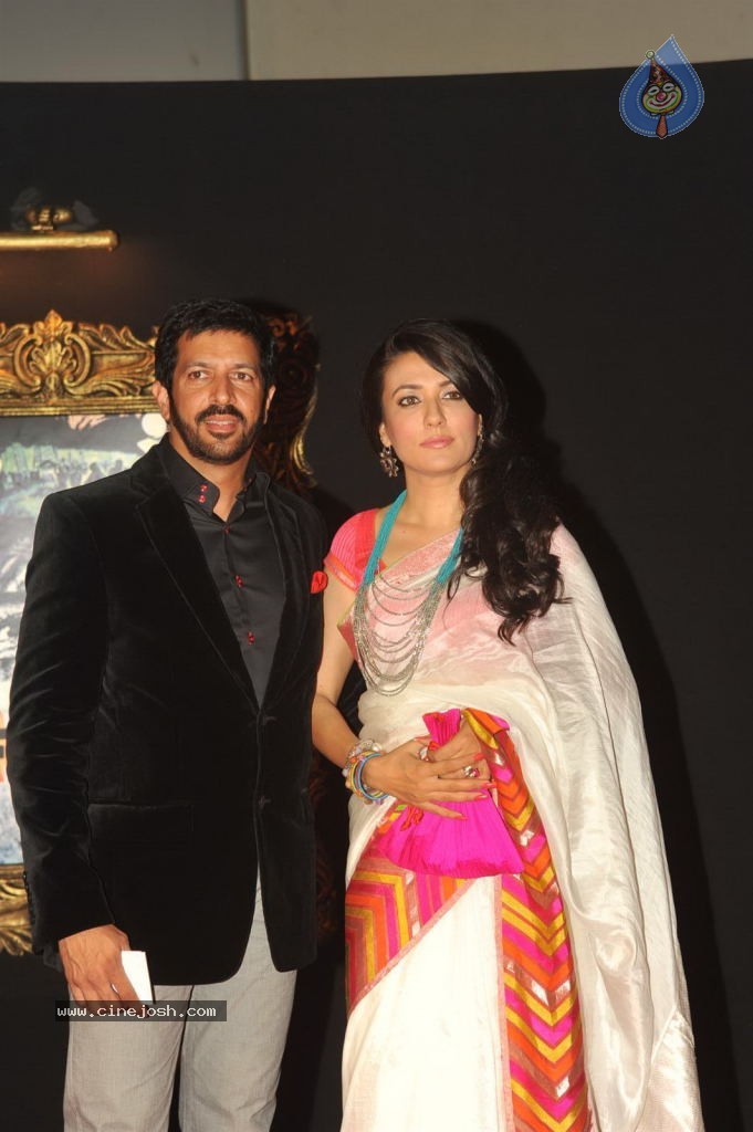 Bolly Celebs at JAB TAK HAI JAAN Premiere - 91 / 190 photos