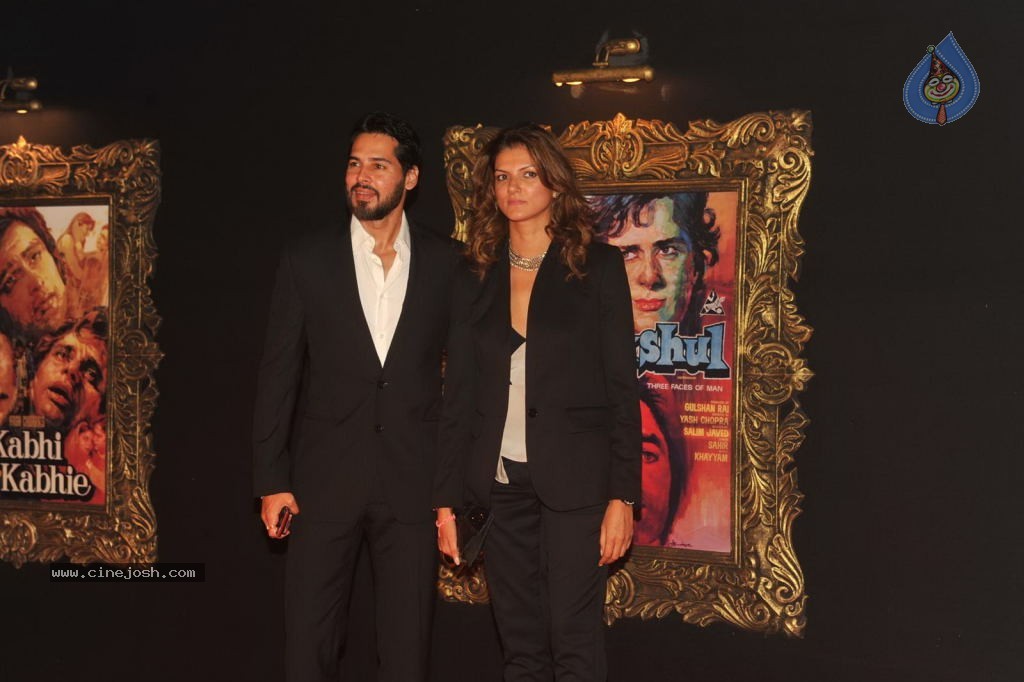 Bolly Celebs at JAB TAK HAI JAAN Premiere - 93 / 190 photos