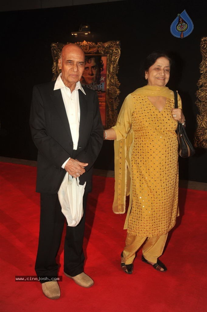 Bolly Celebs at JAB TAK HAI JAAN Premiere - 100 / 190 photos