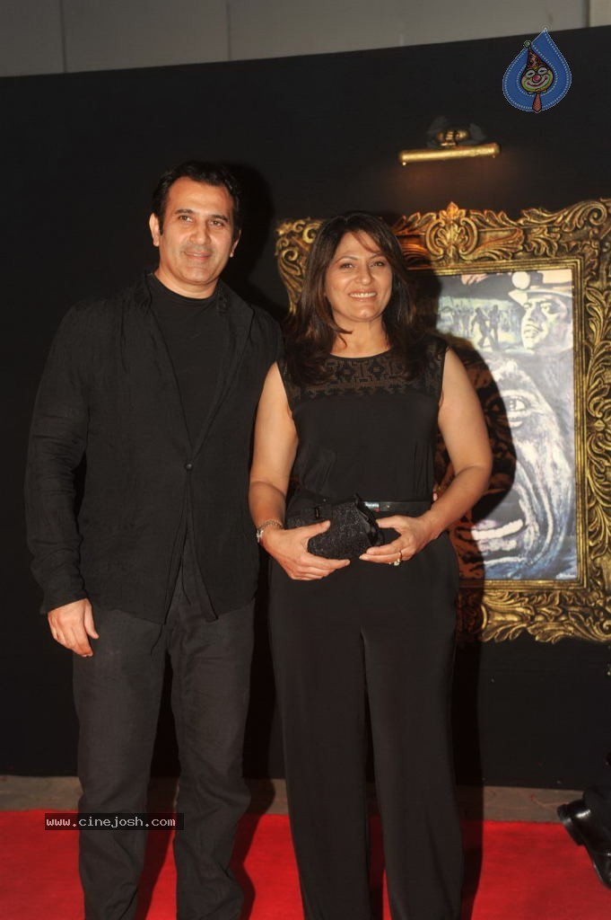 Bolly Celebs at JAB TAK HAI JAAN Premiere - 102 / 190 photos