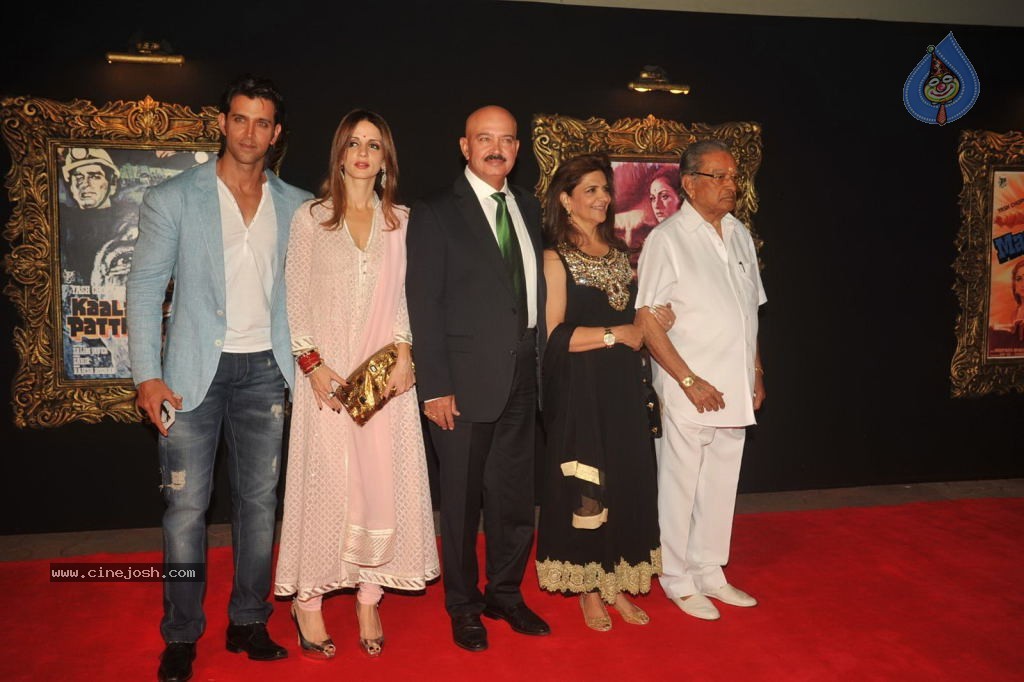 Bolly Celebs at JAB TAK HAI JAAN Premiere - 106 / 190 photos