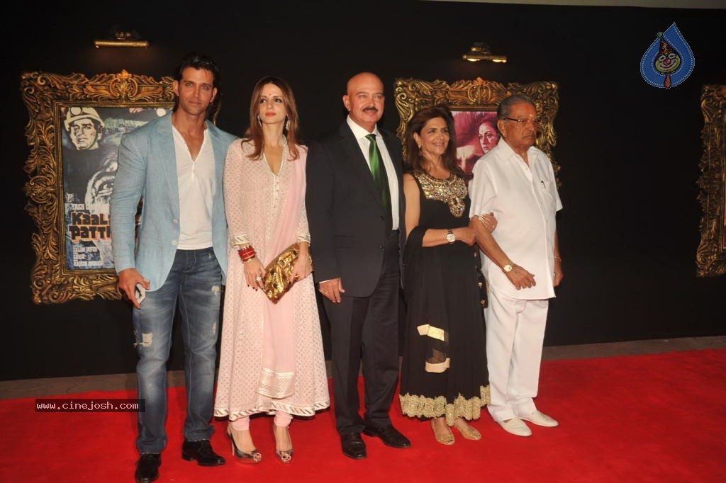 Bolly Celebs at JAB TAK HAI JAAN Premiere - 161 / 190 photos