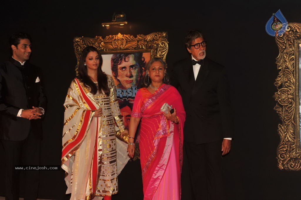 Bolly Celebs at JAB TAK HAI JAAN Premiere - 181 / 190 photos