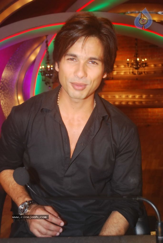 Bolly Celebs at Just Dance Sets - 18 / 27 photos