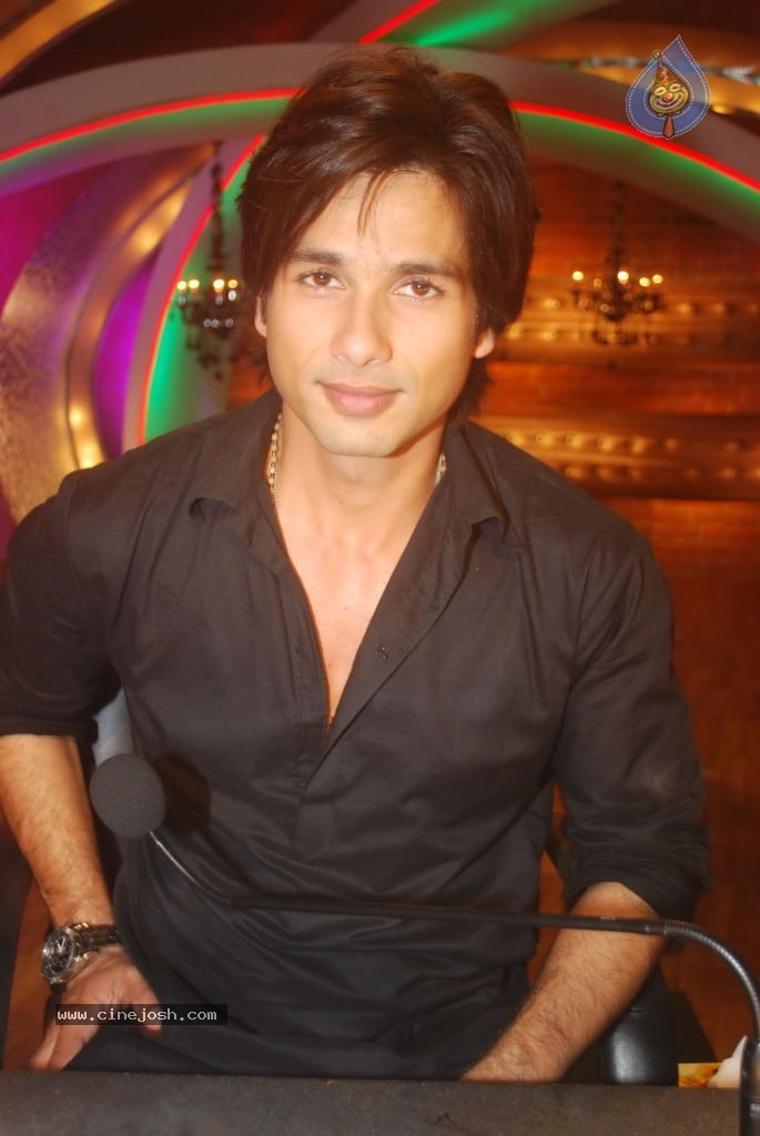 Bolly Celebs at Just Dance Sets - 21 / 27 photos