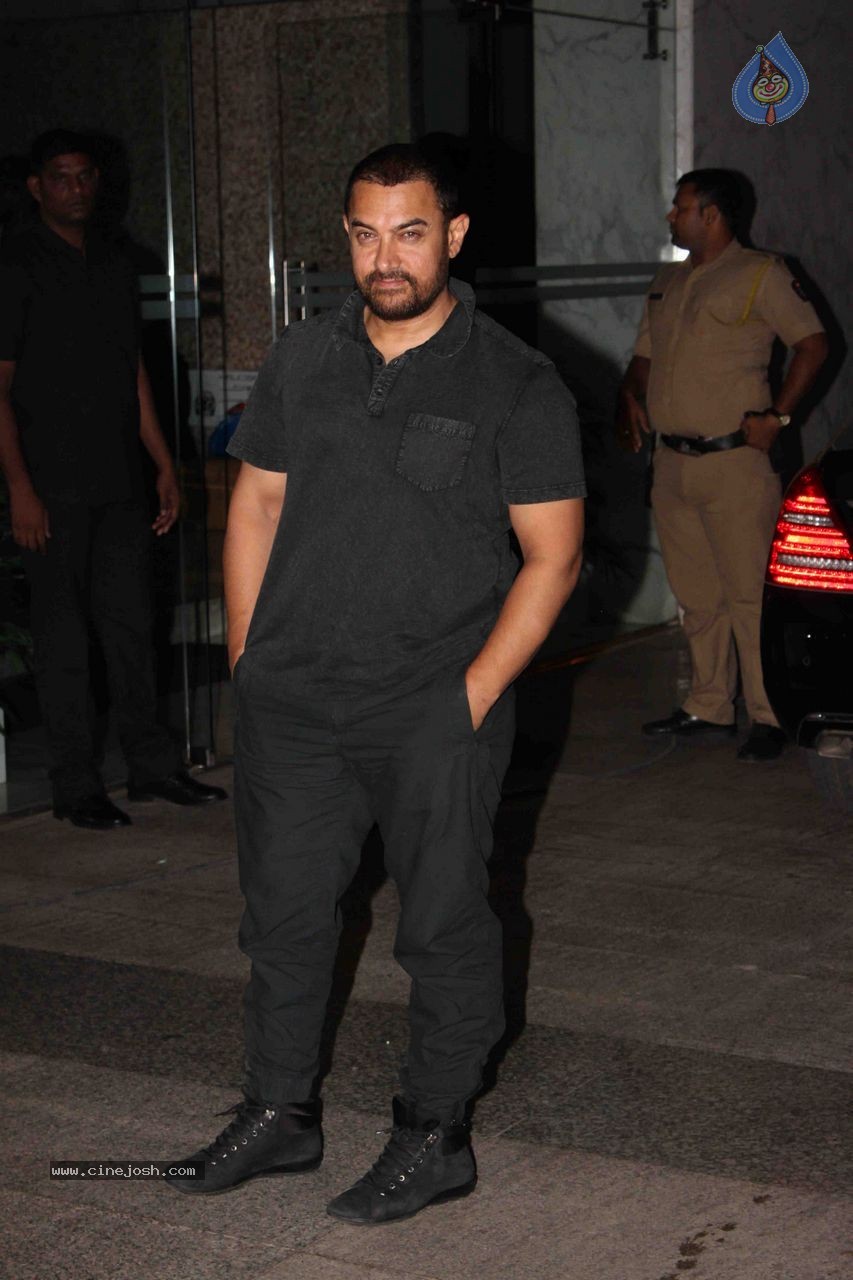 Bolly Celebs at Kangana Ranaut Hosted Party - 9 / 50 photos