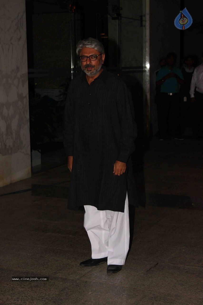 Bolly Celebs at Kangana Ranaut Hosted Party - 20 / 50 photos