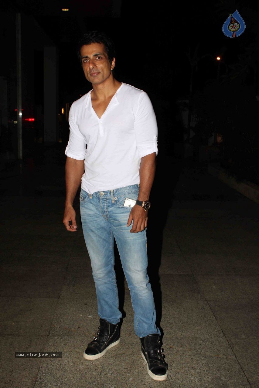 Bolly Celebs at Kangana Ranaut Hosted Party - 49 / 50 photos
