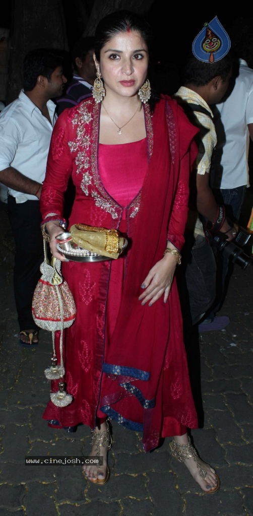 Bolly Celebs at Karva Chauth Party - 11 / 31 photos