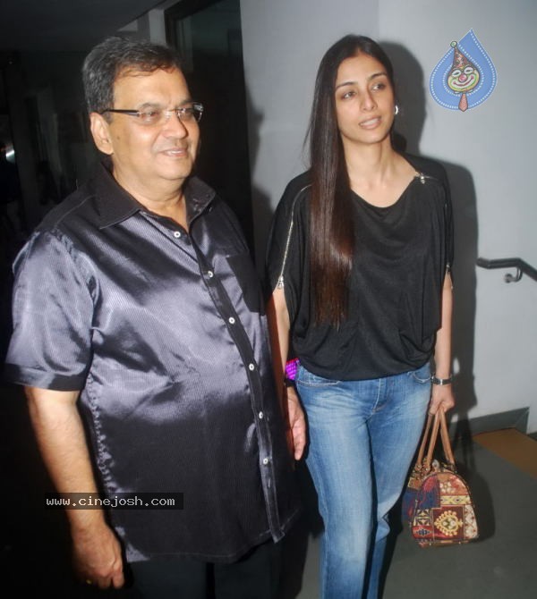 Bolly Celebs at Kashmakash Movie Special Show - 16 / 48 photos