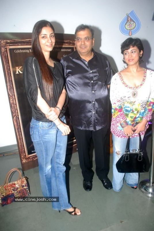 Bolly Celebs at Kashmakash Movie Special Show - 18 / 48 photos