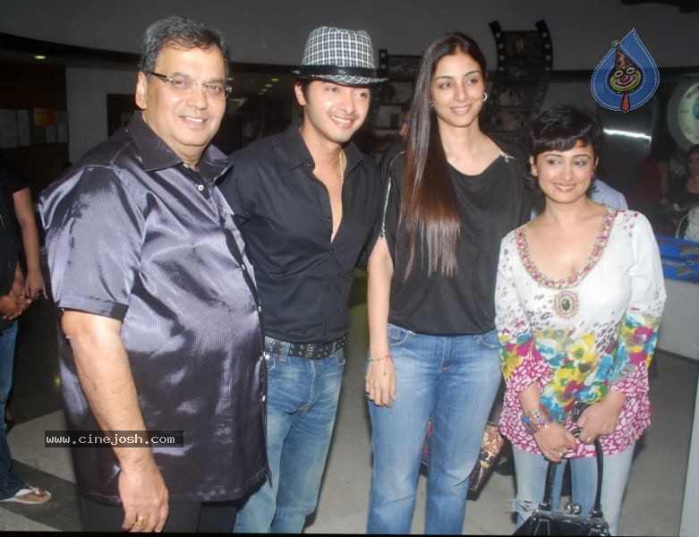 Bolly Celebs at Kashmakash Movie Special Show - 39 / 48 photos