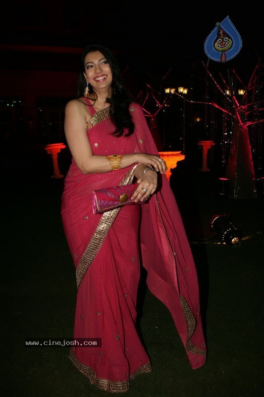 Bolly Celebs at Kelvinator GR8 Women Awards 2010 - 22 / 67 photos