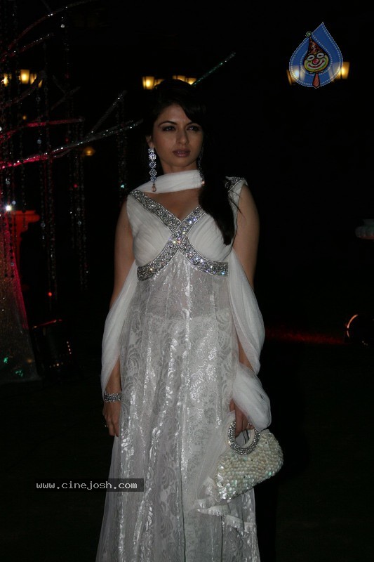Bolly Celebs at Kelvinator GR8 Women Awards 2010 - 31 / 67 photos