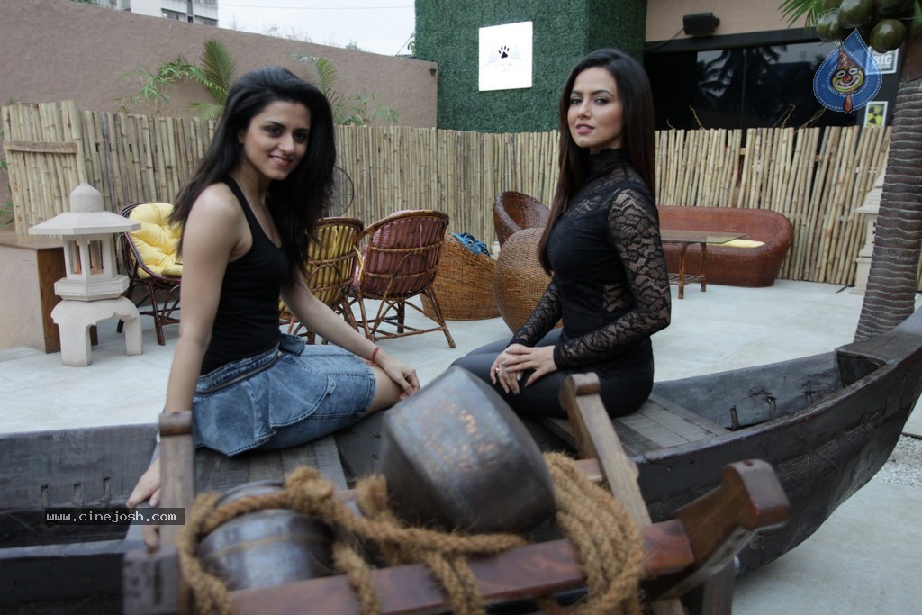 Bolly Celebs at Khatron Ke Khiladi 6 Event - 36 / 66 photos