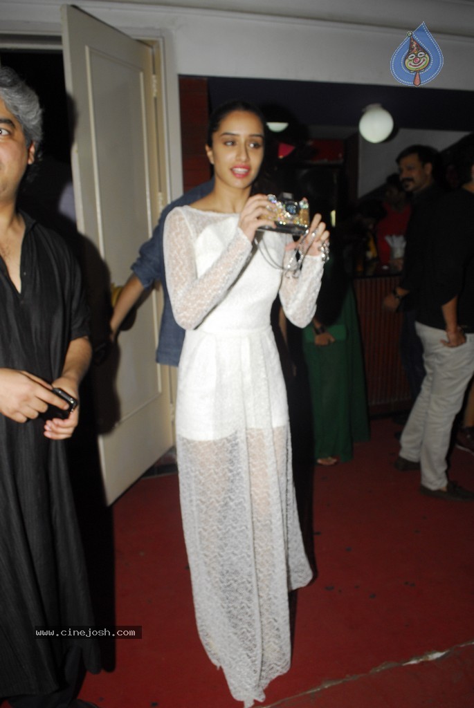 Bolly Celebs at Kill Dil Special Show - 21 / 34 photos