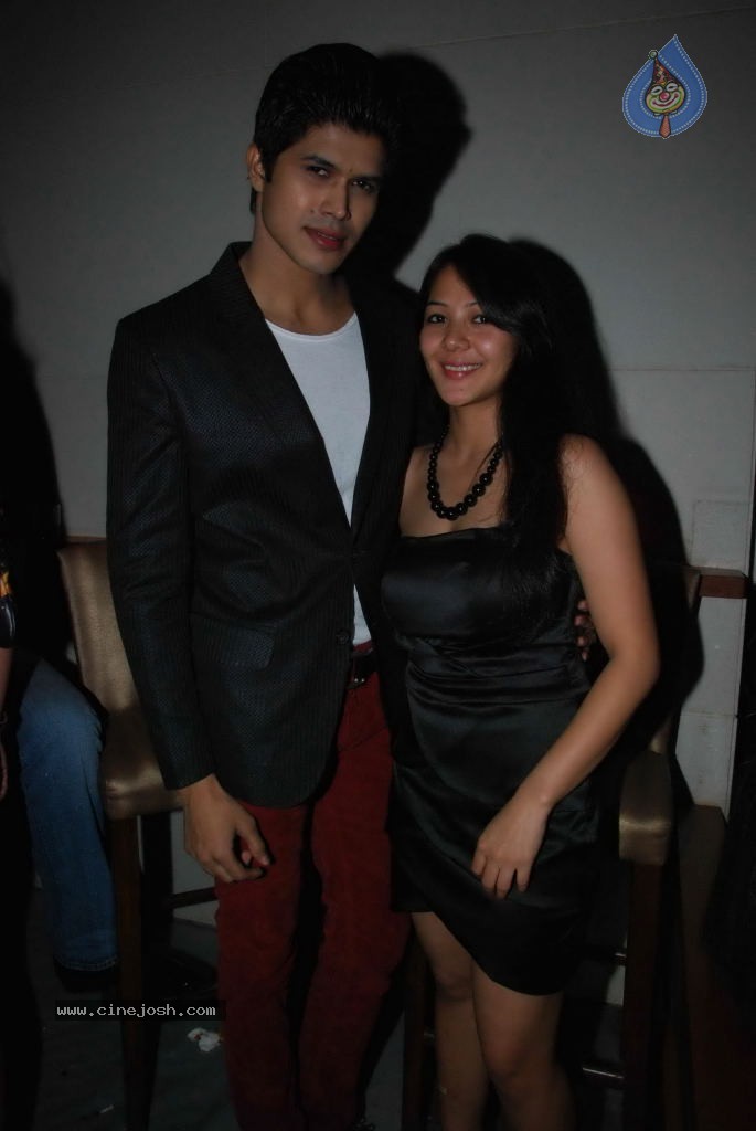 Bolly Celebs at Kiran Bawa Lohri Party - 3 / 64 photos