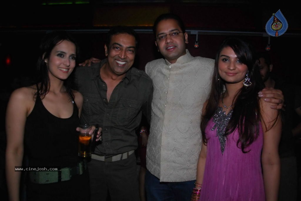 Bolly Celebs at Kiran Bawa Lohri Party - 41 / 64 photos