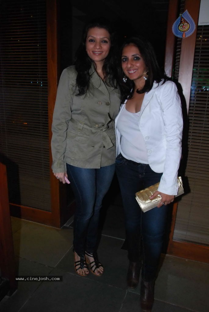 Bolly Celebs at Kiran Bawa Lohri Party - 57 / 64 photos