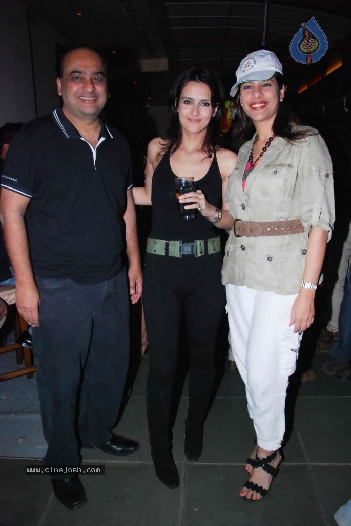 Bolly Celebs at Kiran Bawa Lohri Party - 58 / 64 photos