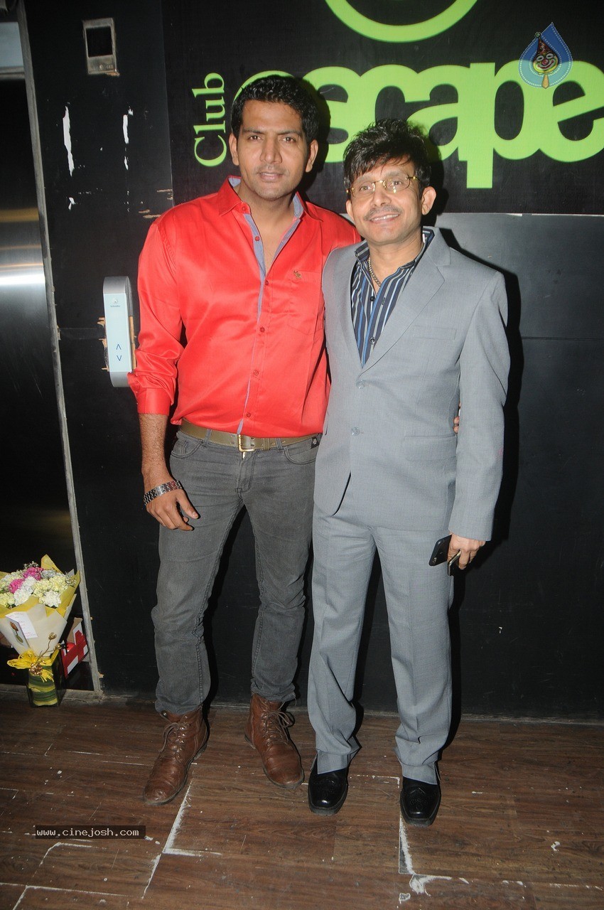 Bolly Celebs at KRK Bday Bash - 20 / 30 photos