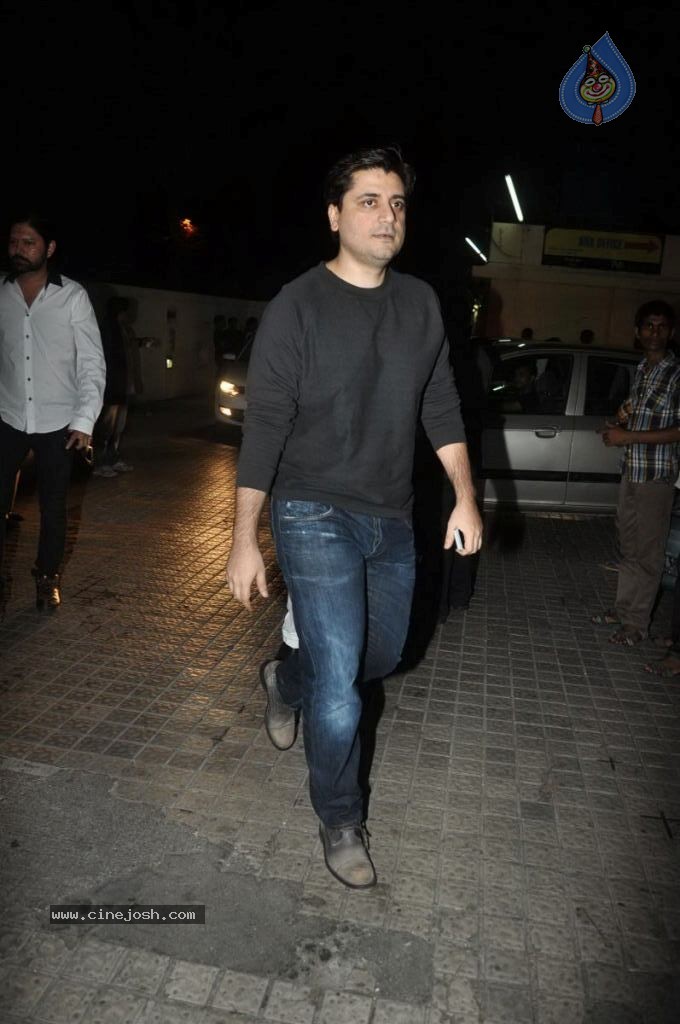 Bolly Celebs at Krrish 3 Special Screening - 17 / 43 photos