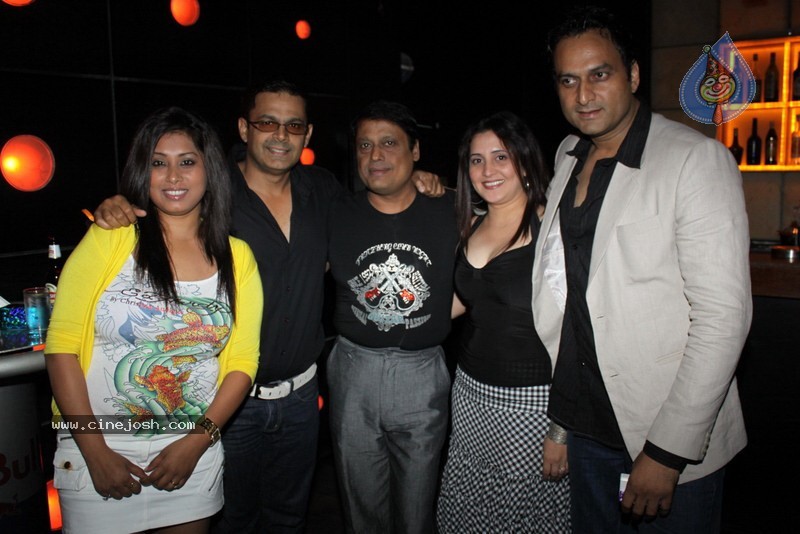 Bolly Celebs at Kunwar Aziz Birthday Bash - 4 / 34 photos