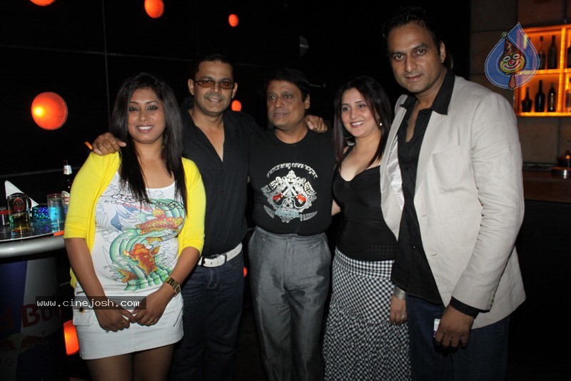 Bolly Celebs at Kunwar Aziz Birthday Bash - 17 / 34 photos