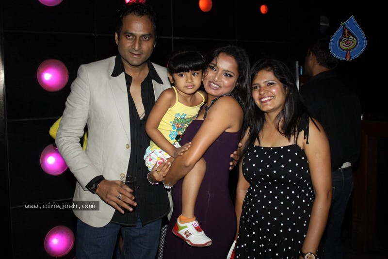 Bolly Celebs at Kunwar Aziz Birthday Bash - 18 / 34 photos