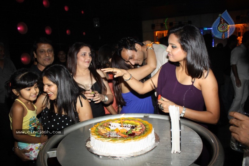 Bolly Celebs at Kunwar Aziz Birthday Bash - 19 / 34 photos