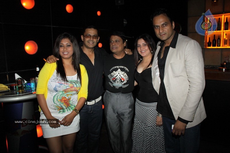 Bolly Celebs at Kunwar Aziz Birthday Bash - 28 / 34 photos