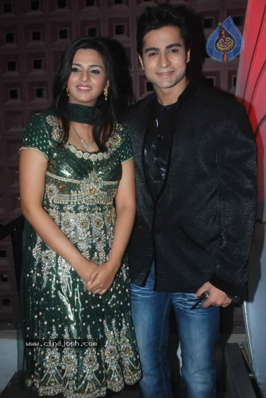 Bolly Celebs at Lakme Fashion Week Day 5 Photos - 11 / 113 photos